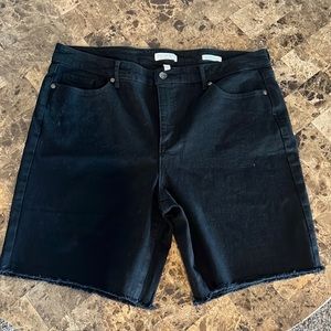 Sofia Vegara shorts black